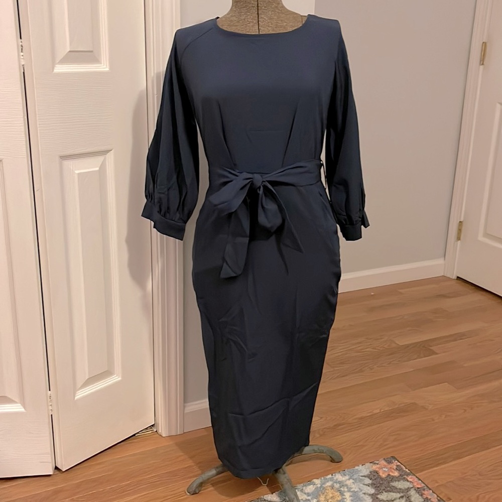 Navy Pencil dress. Size L NWOT. Excellent condition.